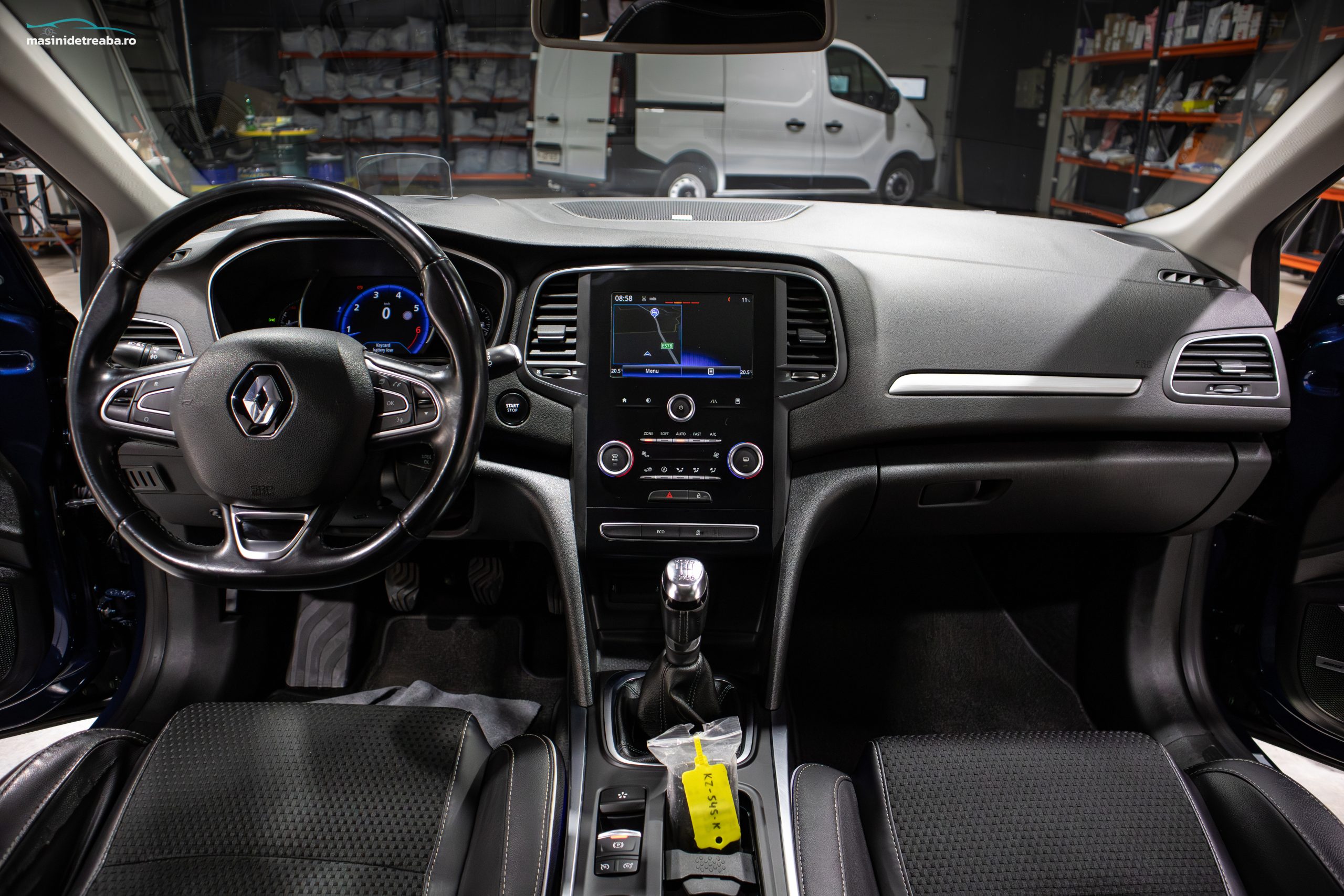 
								Renault Megane IV 2017 full									