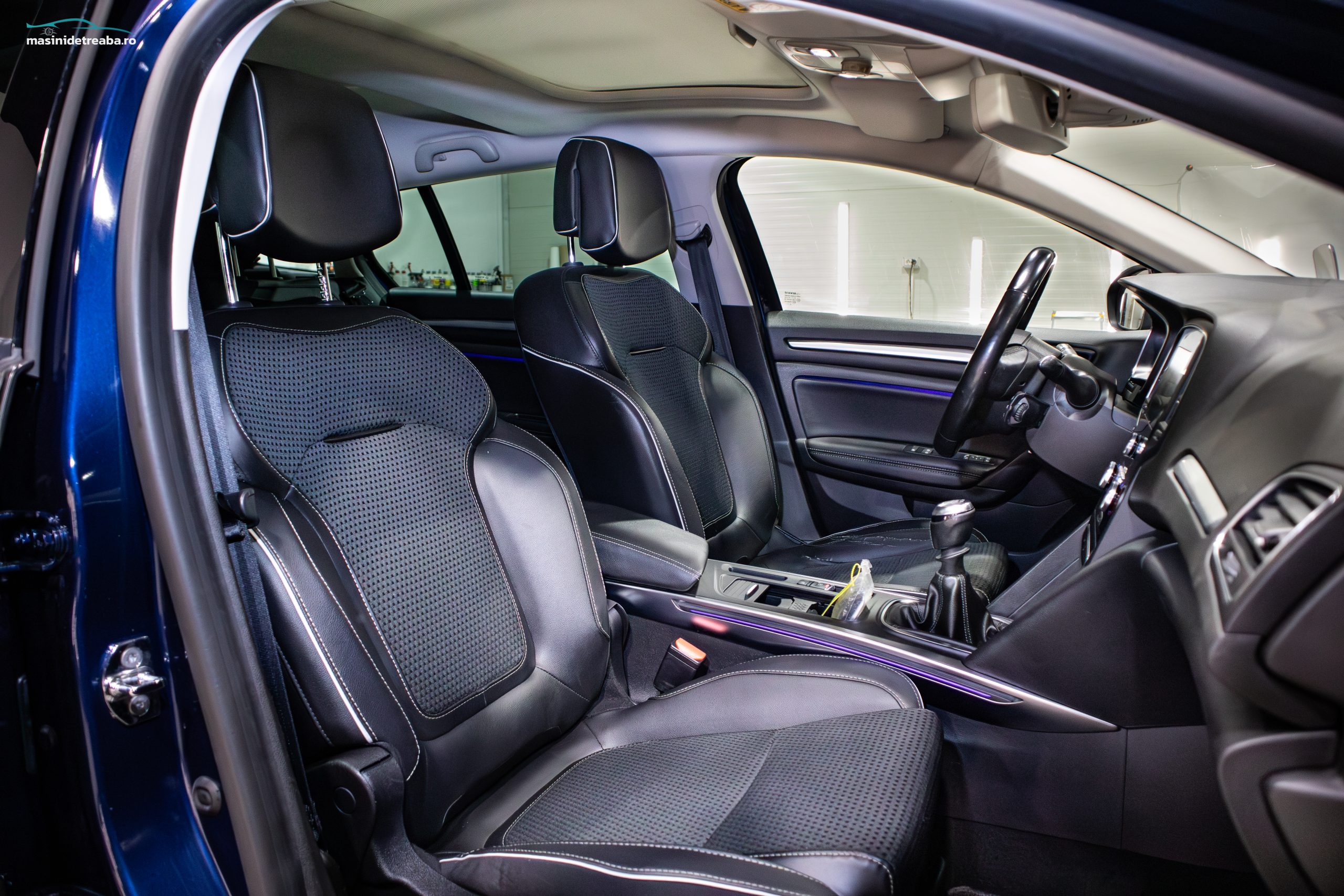 
								Renault Megane IV 2017 full									