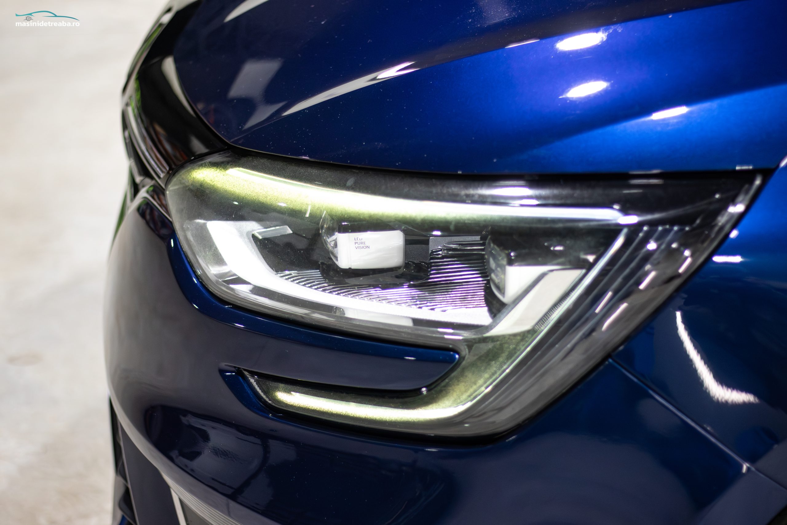 
								Renault Megane IV 2017 full									