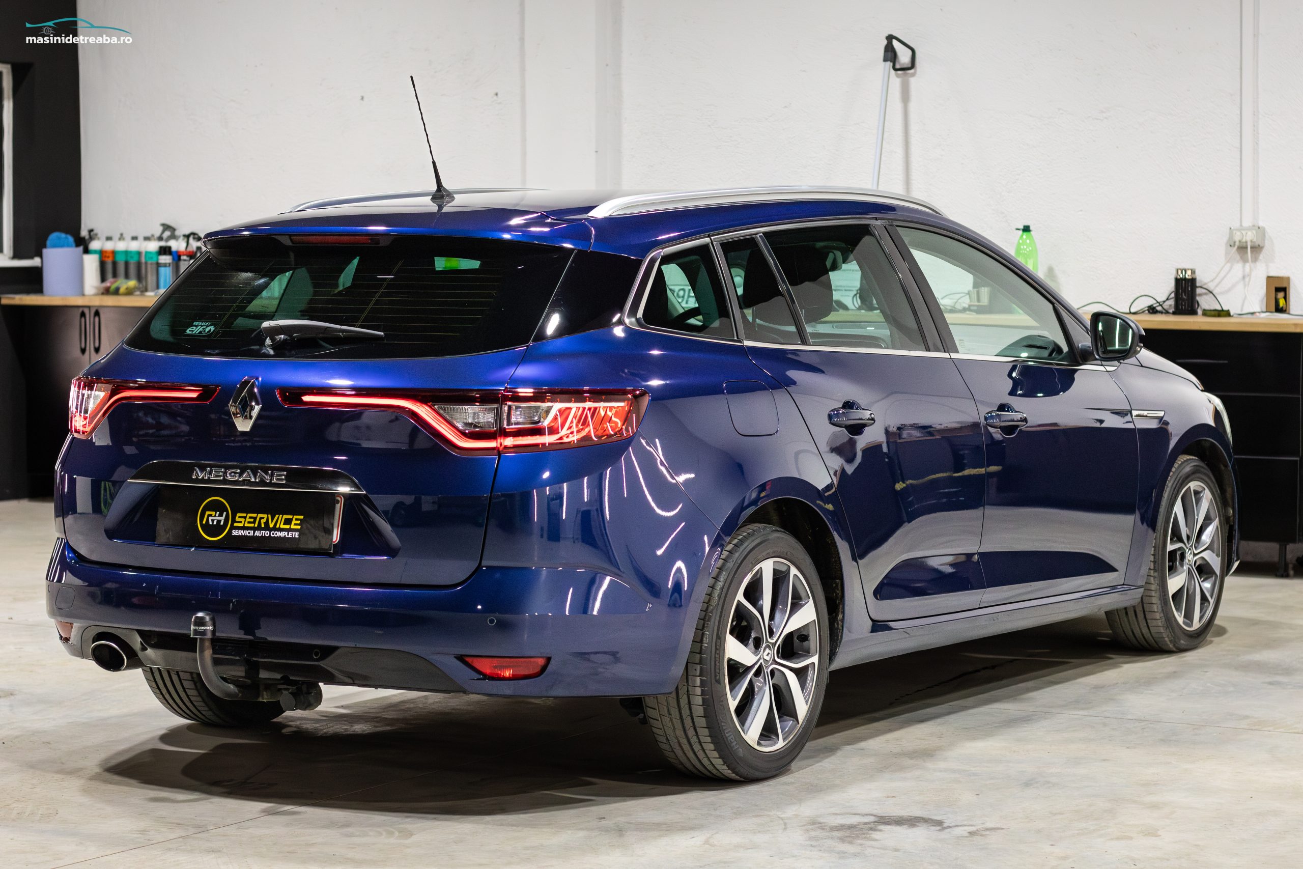 
								Renault Megane IV 2017 full									