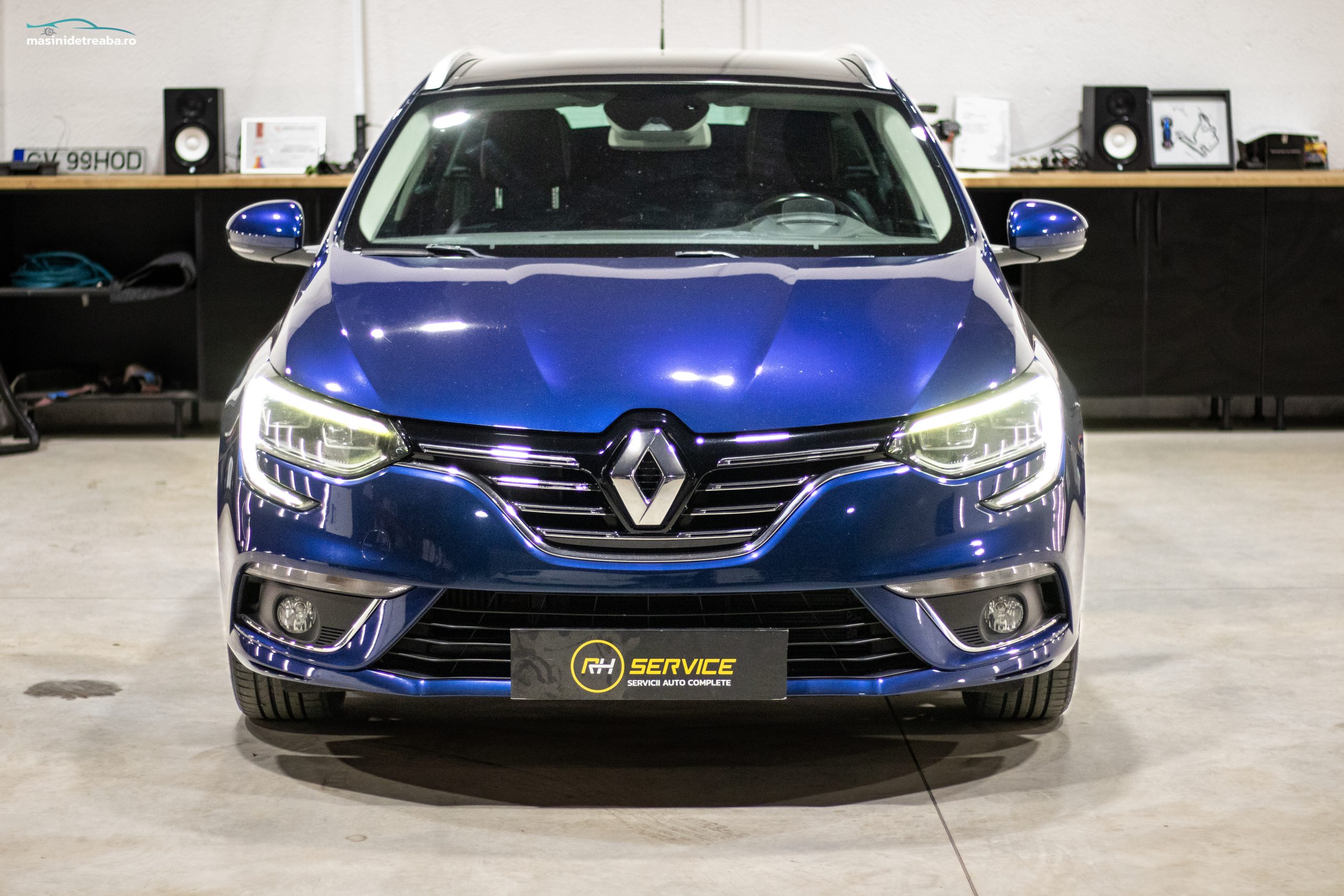 
								Renault Megane IV 2017 full									
