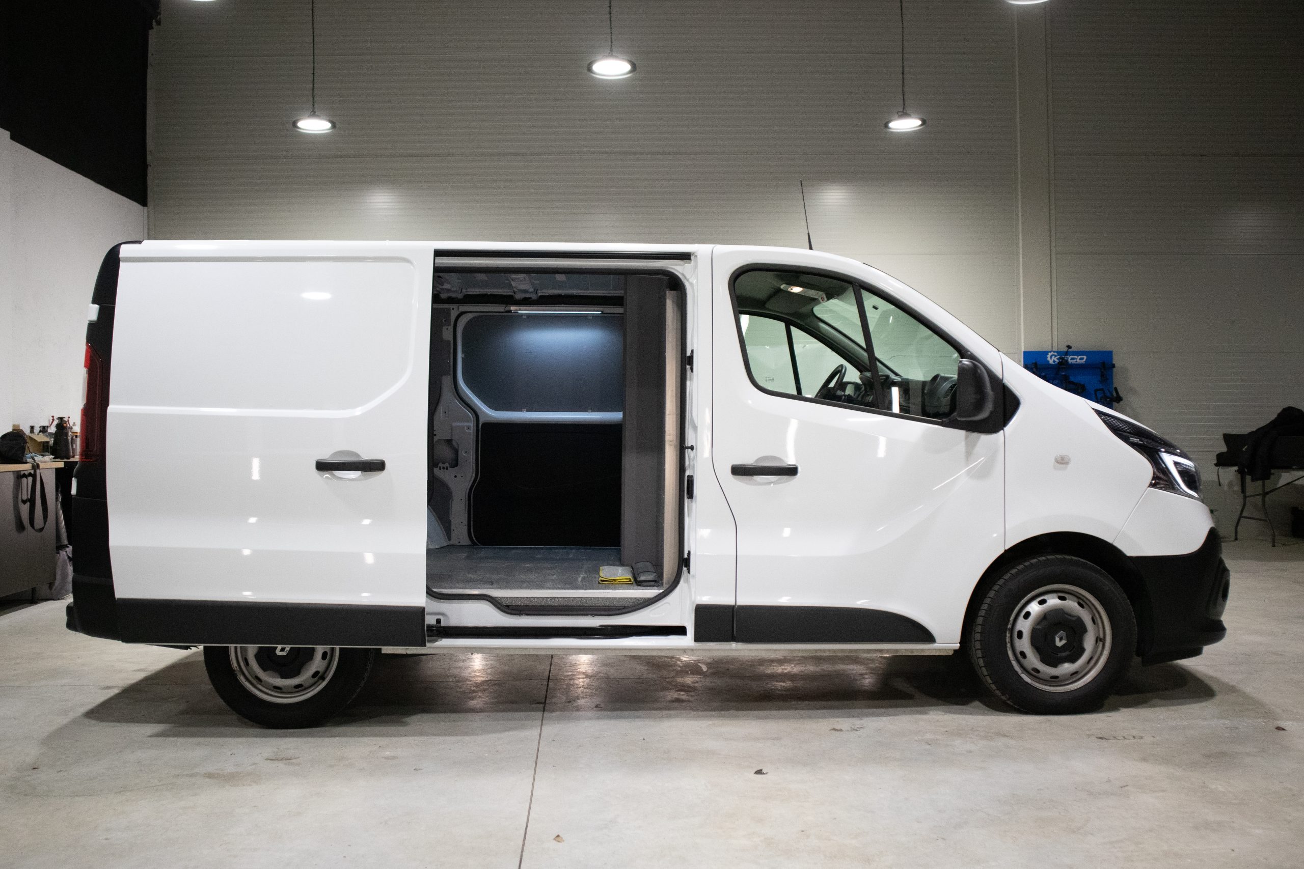 
								Renault Trafic full									