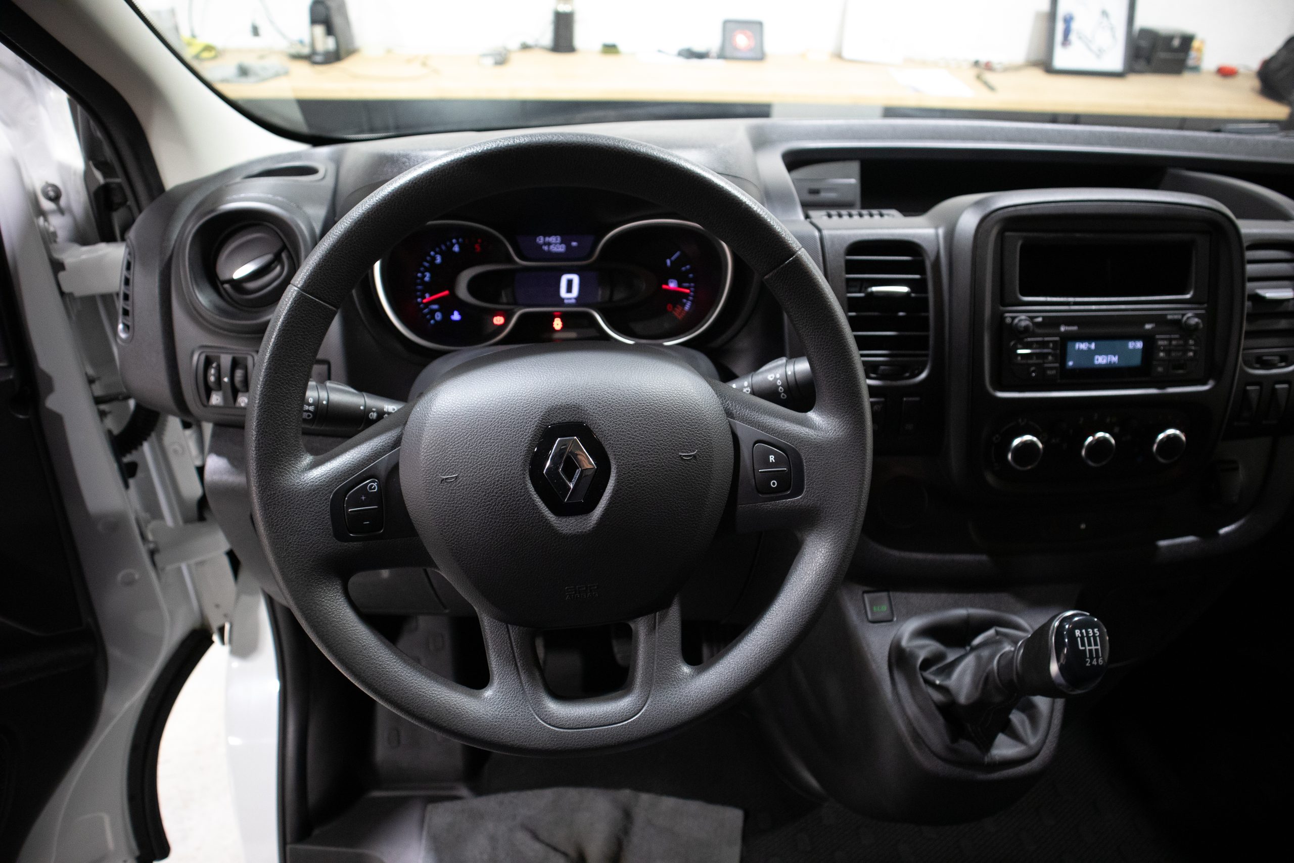 
								Renault Trafic full									
