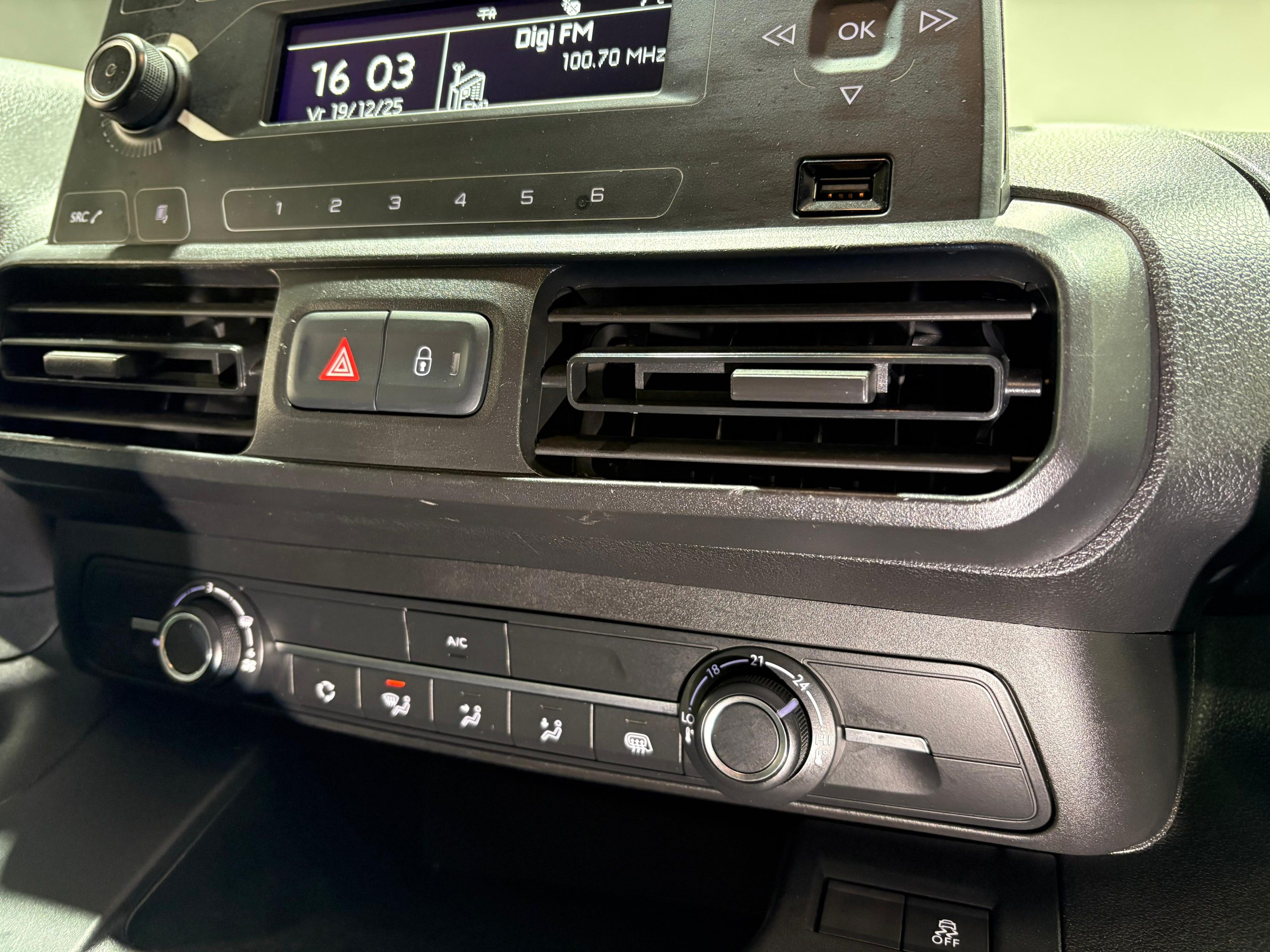 
								Opel Combo 1.5 D 75kW XL N1 Edition full									